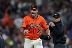SF Giants beat Dodgers on Bailey’s walk-off grand slam in 10th inning